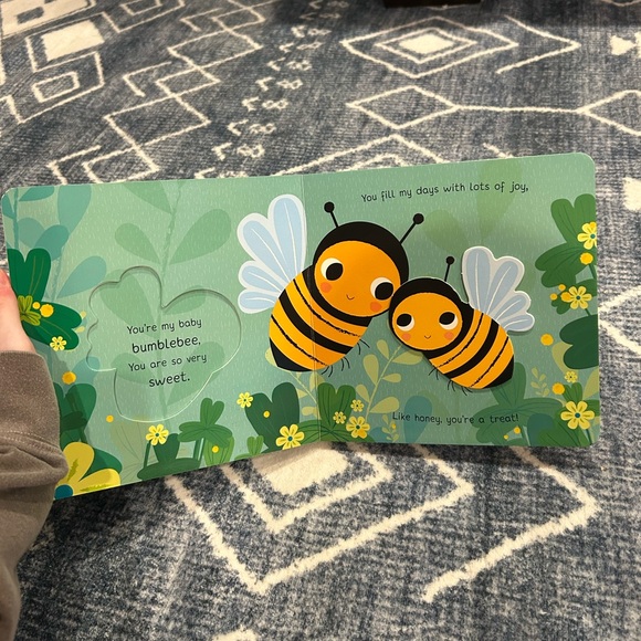 YOURE MY LITTLE CUDDLE BUG KIDS BOOK - Picture 4 of 5